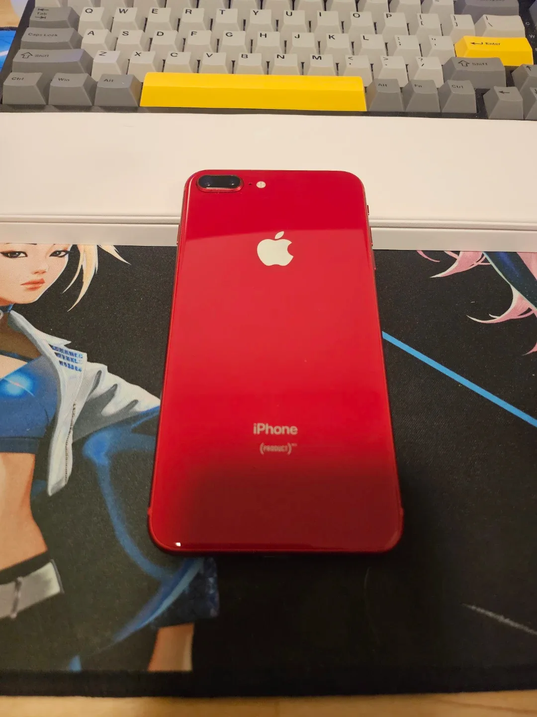 iPhone 8 plus (PRODUCT)RED image indicator(3)