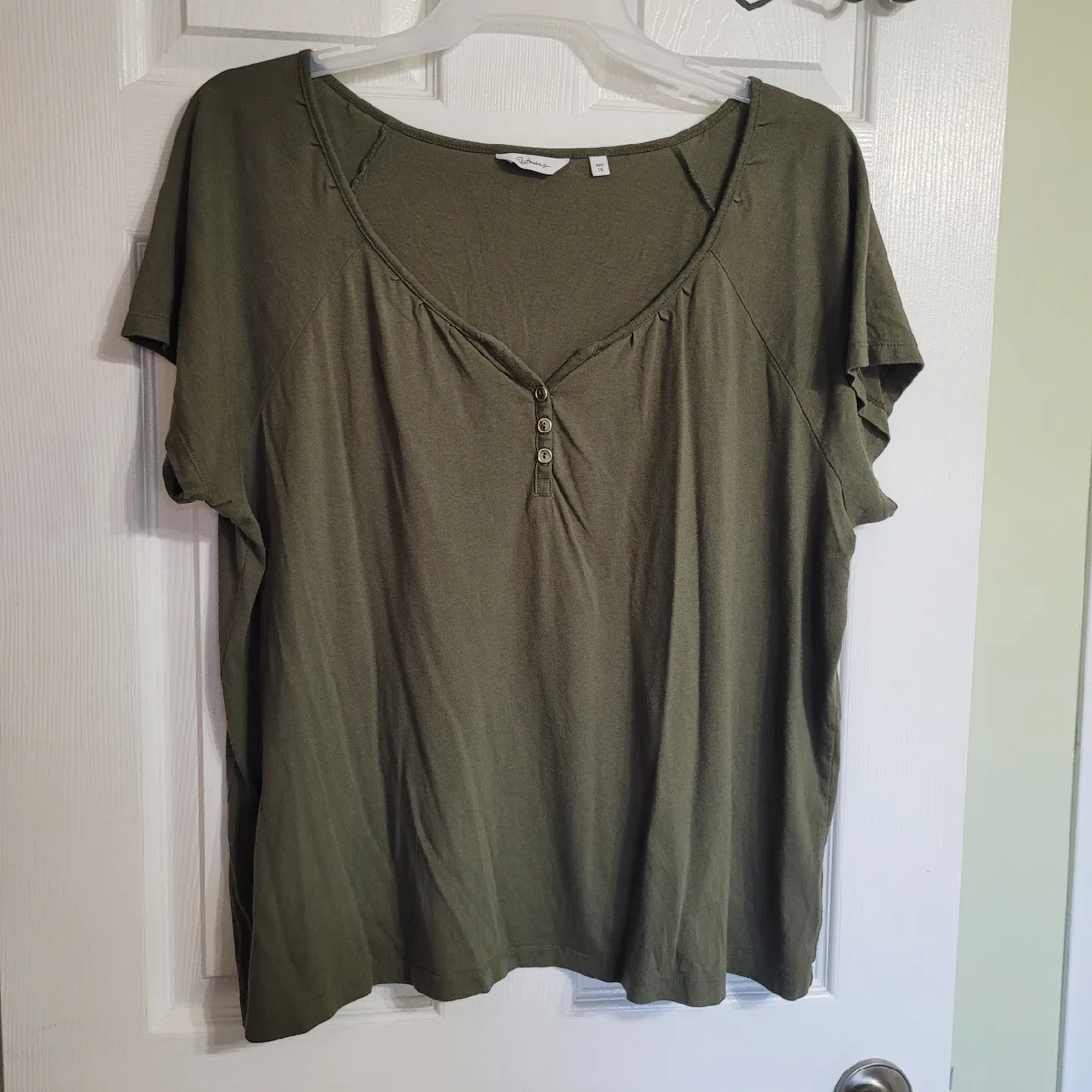 Ladies Size 3X Light Top image indicator(6)