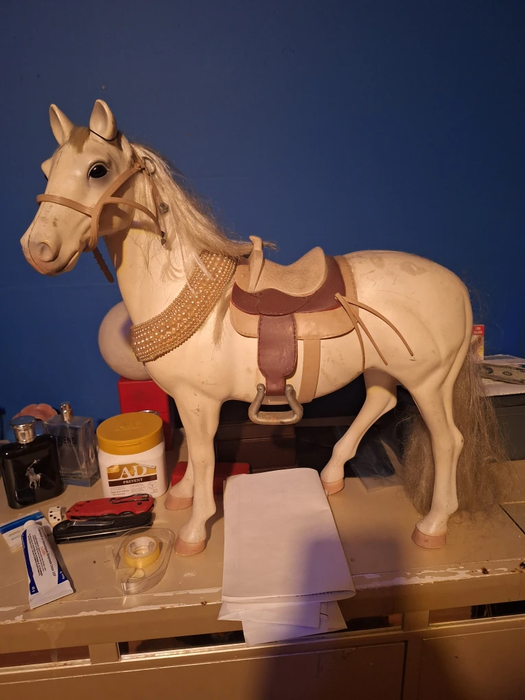 Assorted Home Decor Items - photo 3