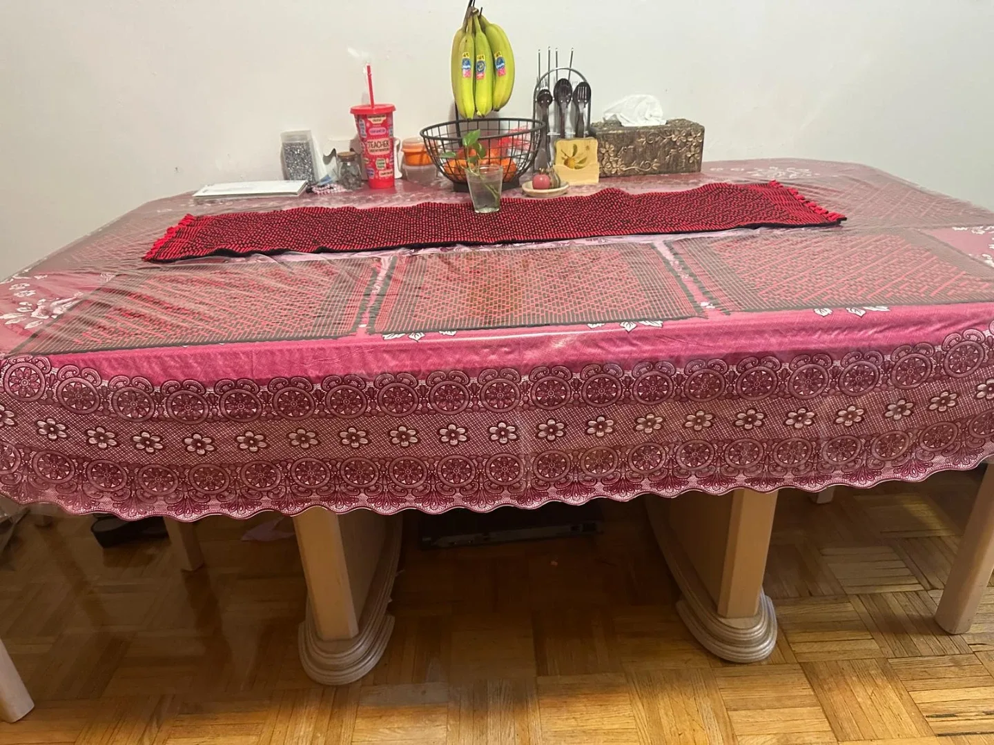 Dining table and chairs set image indicator(5)