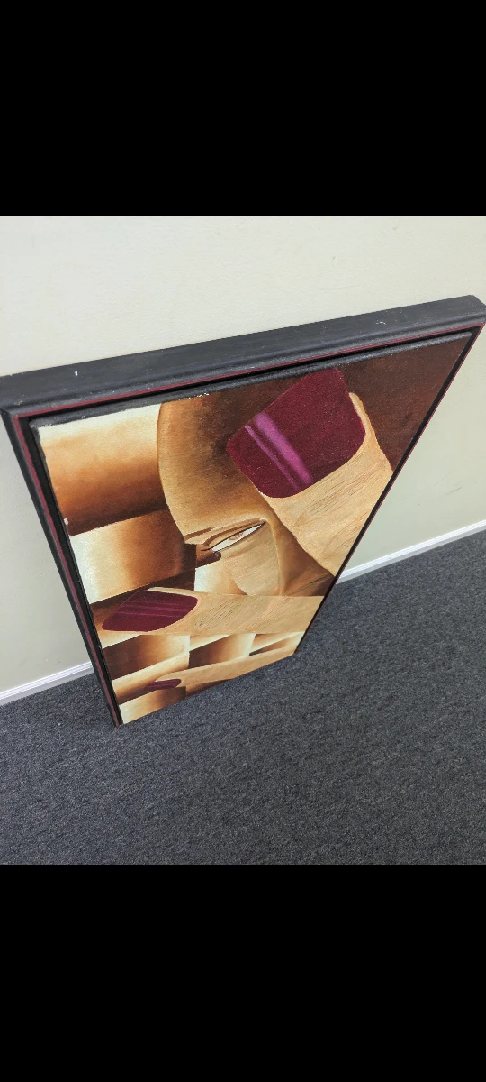 Framed lady showing nails painting - photo 3