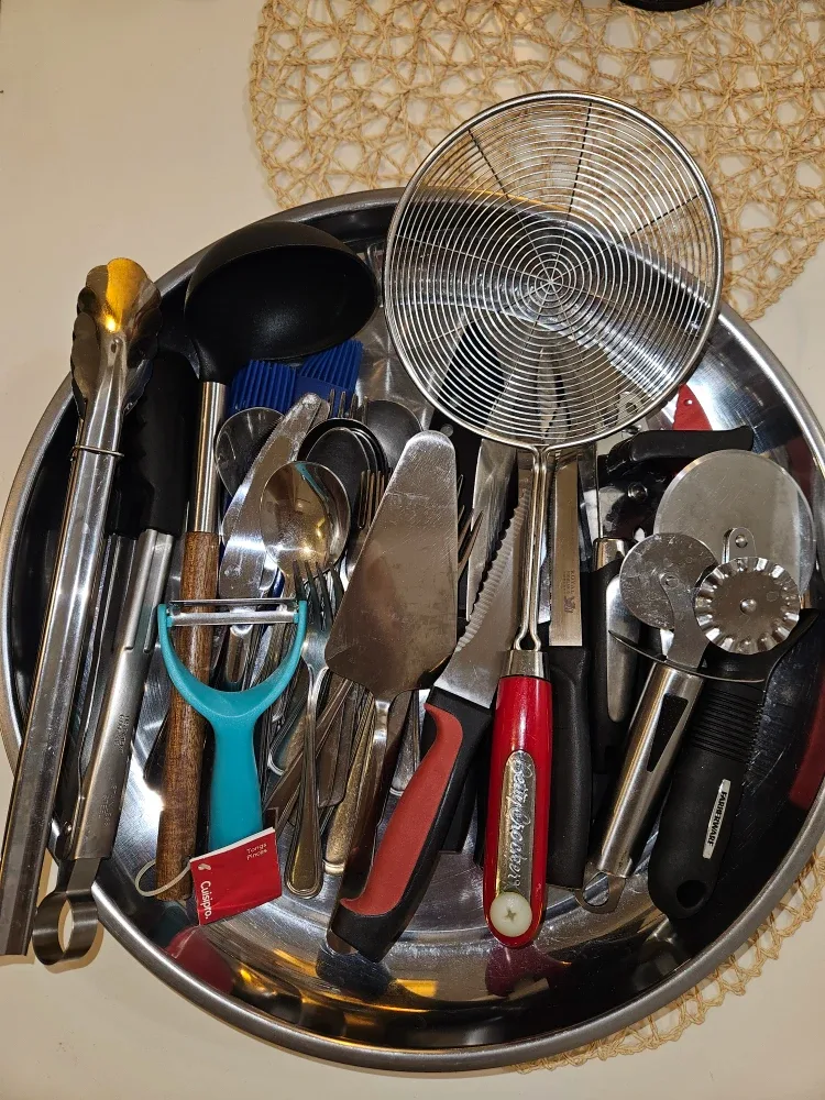 Mixed Kitchen Utensils