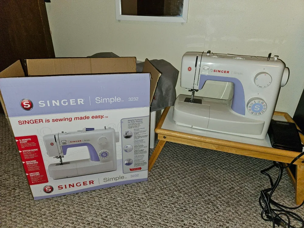 Singer Simple Sewing Machine with Box