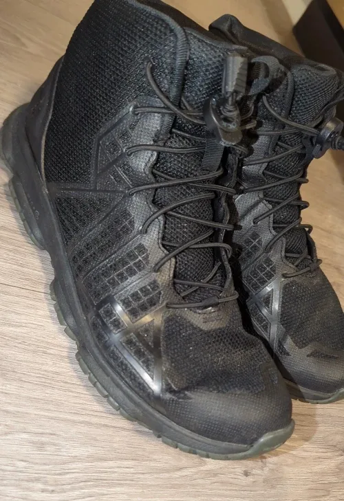 Under Armour Micro G Strikefast Mid Cross Trainer