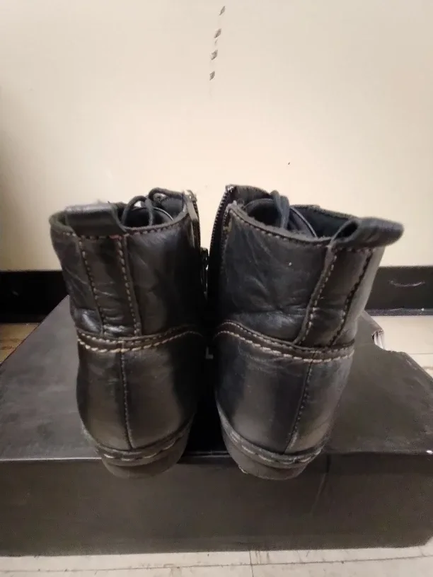 Born Black Leather Ankle Boots, Size 6 image indicator(2)