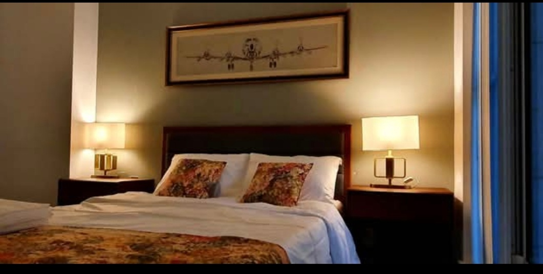 2 bed 2 bath condo for rent down town Toronto - photo 3