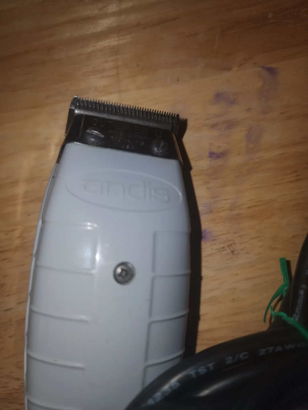 Andis T-Outliner Trimmer image indicator(2)