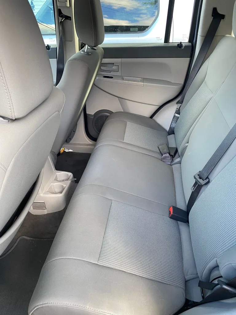 2008 jeep liverty image indicator(9)