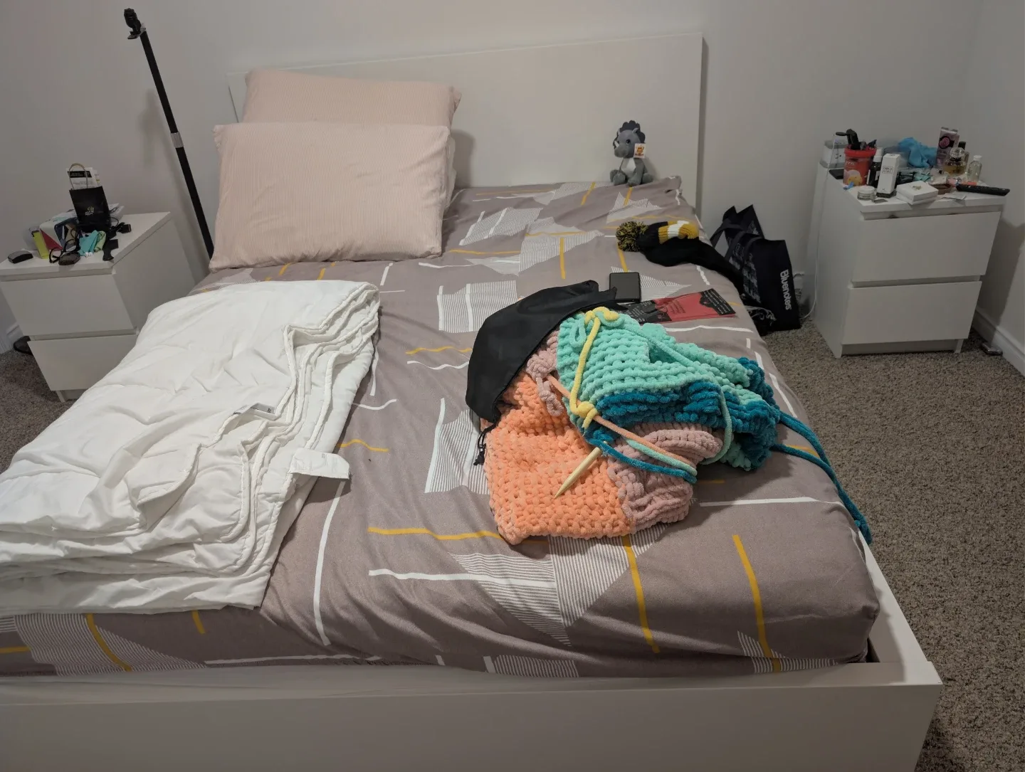 Queen size bed frame with two side tables image indicator(6)