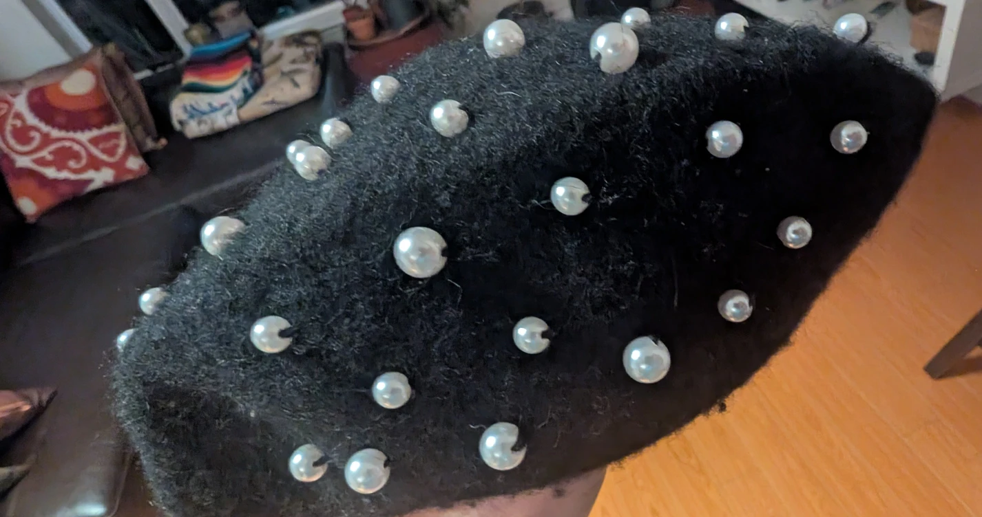 Black Beret with Pearl Details - photo 3