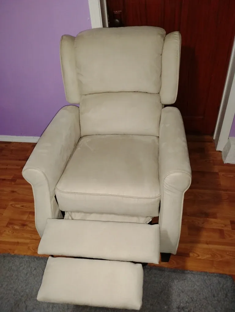 Reclining Massage Chair with Remote image indicator(2)