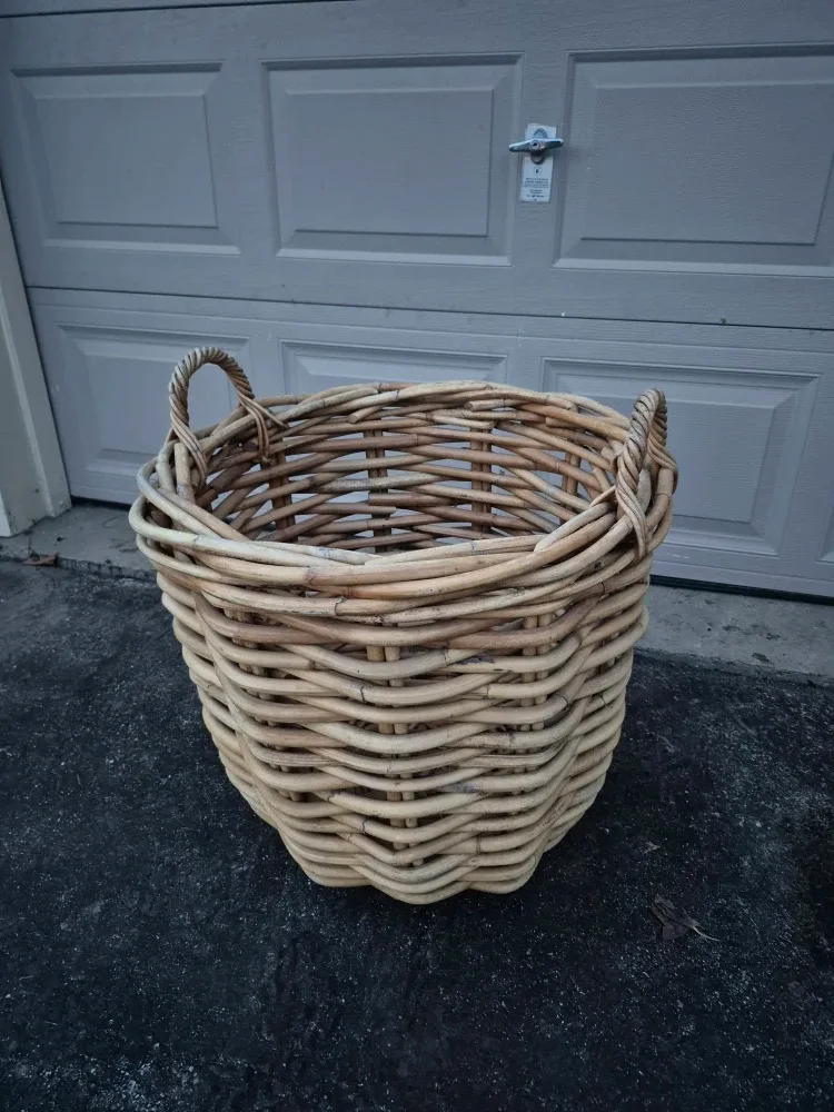Giant wicker basket. 23 inch