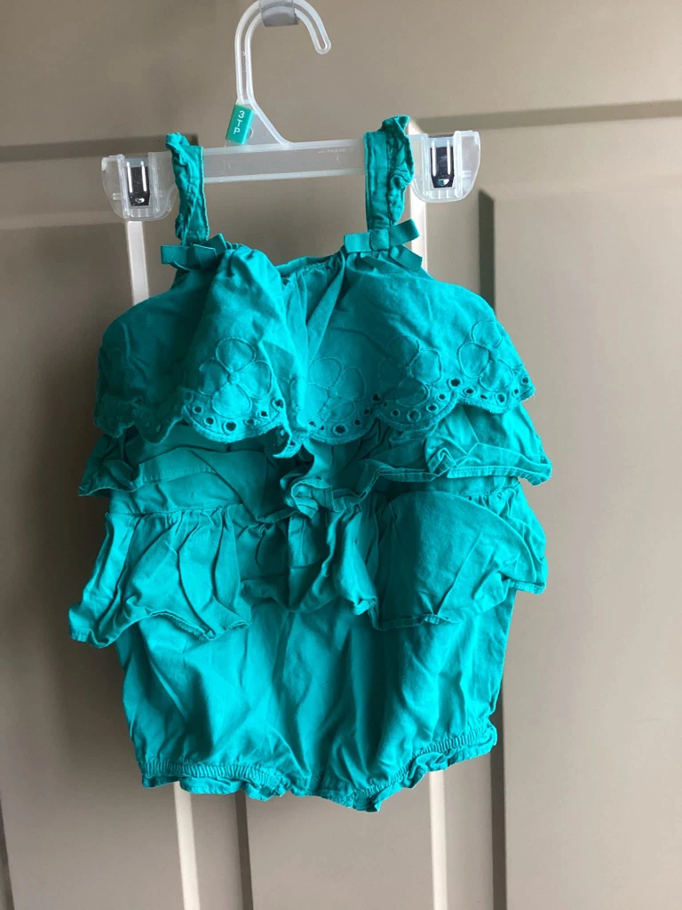 Girls sz 6 months onesies $3 each - photo 3