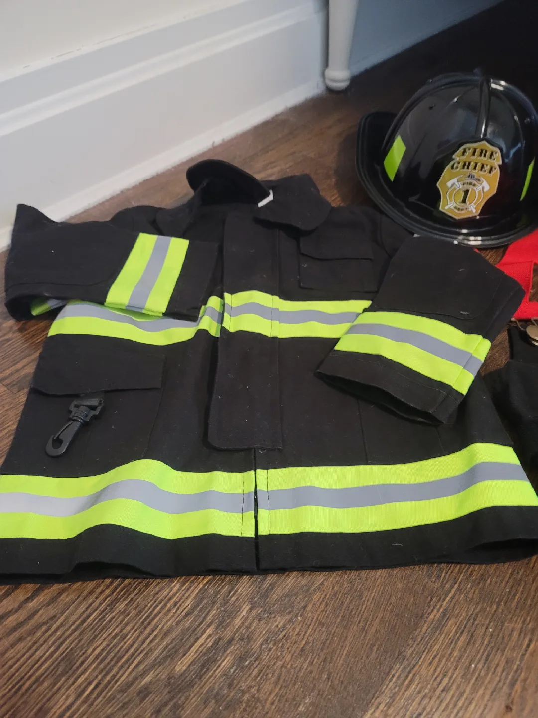Fire Chief Costume Set 2-3y image indicator(3)