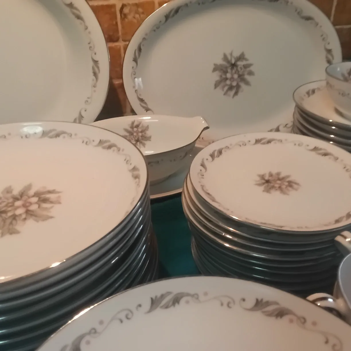 Vintage Mikuni Japan " Serena Pattern " For 12 +++ ( 92 PIECES )