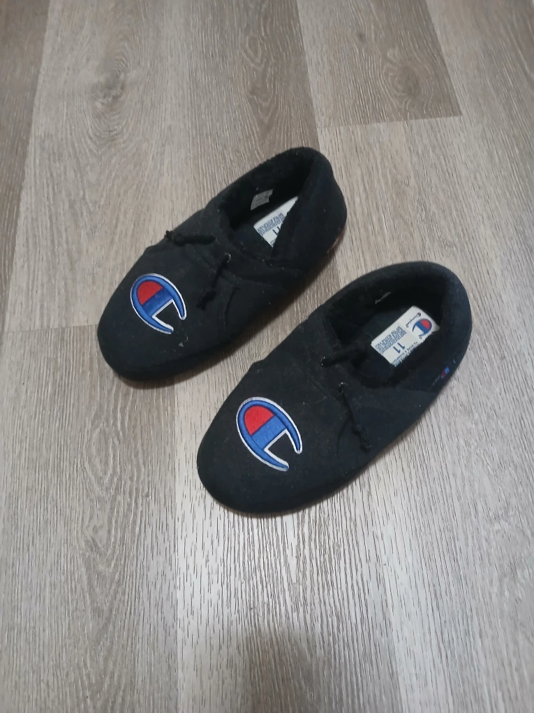 Champion Men's Black Slippers - Size 11