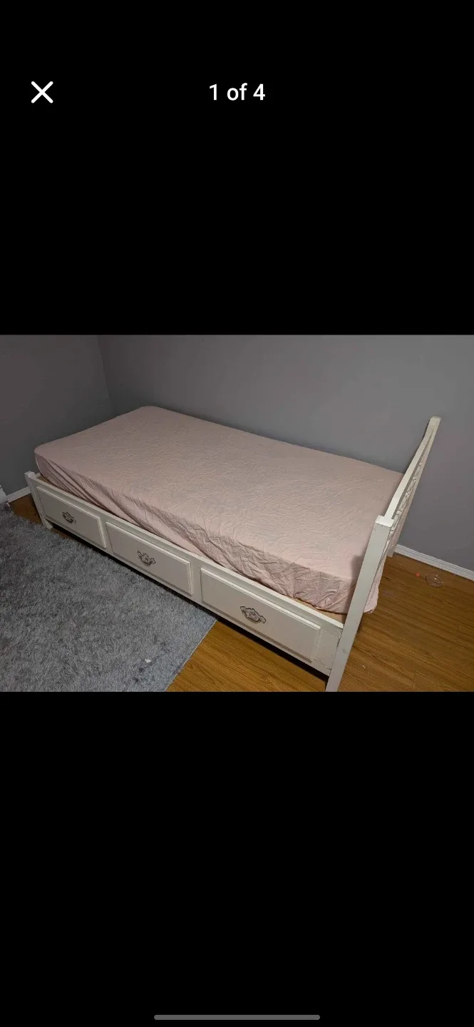 Twin Caprains Bed with Mattress