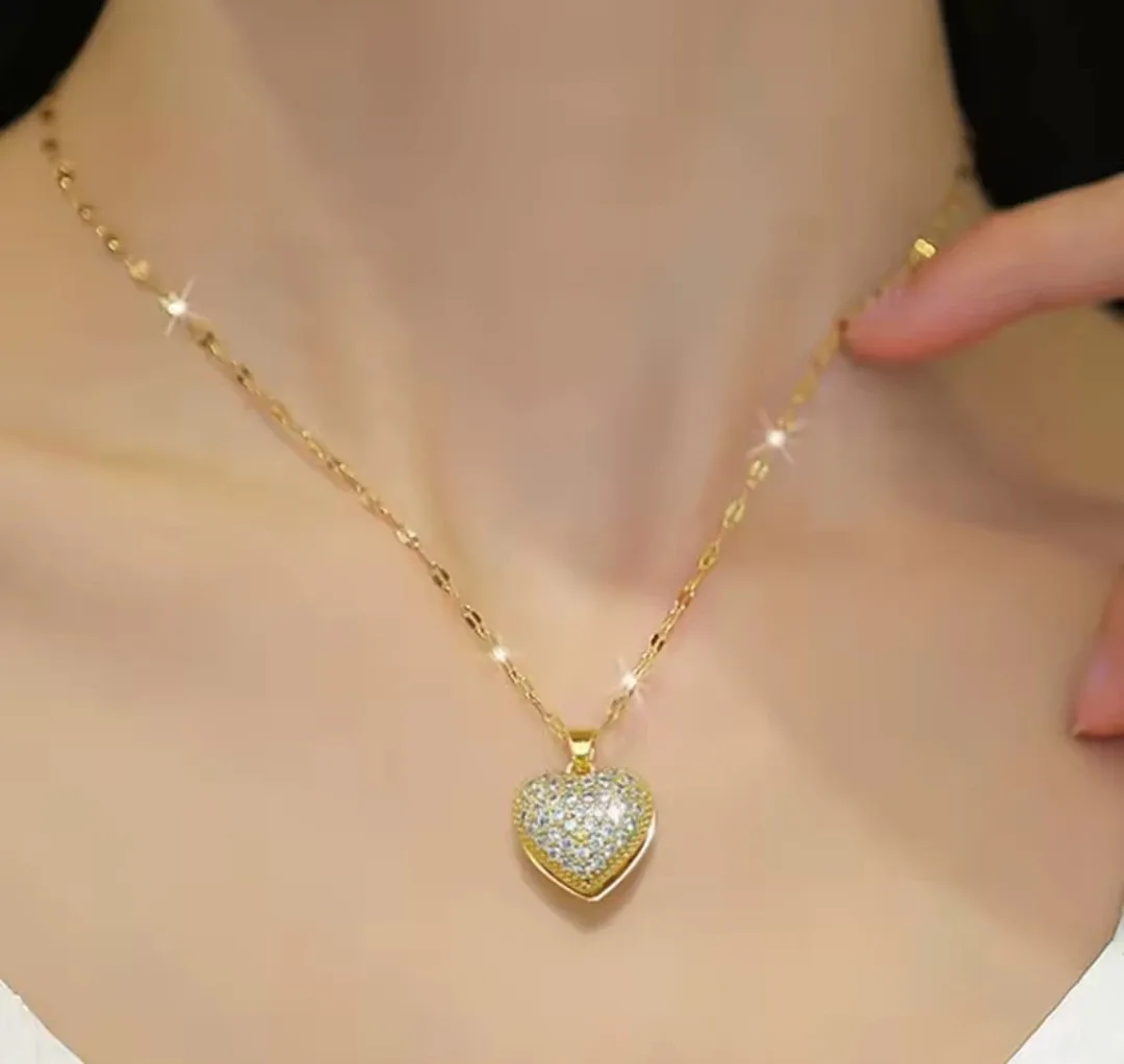 Gold Heart Locket Necklace image indicator(2)