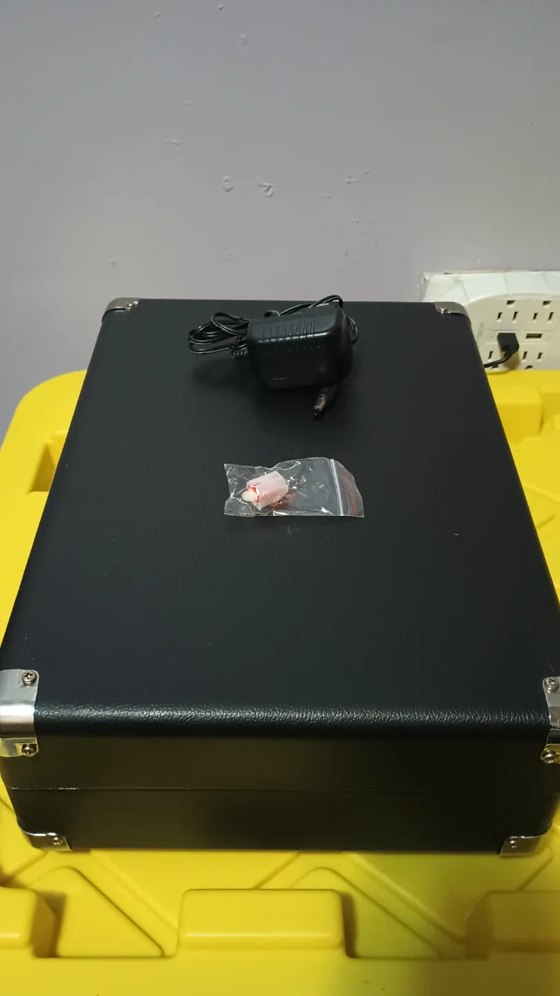 Victrola Suitcase Bluetooth/Turntable + new record needle thumbnail