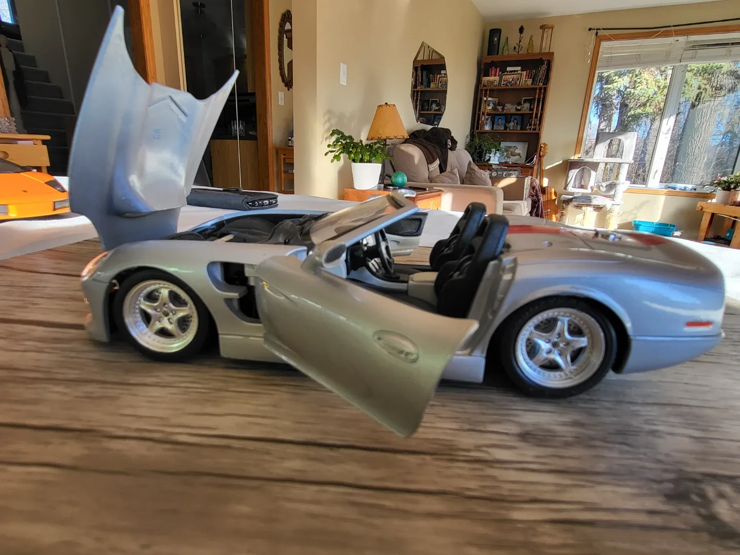 Burago Shelby Series 1 (1999) Diecast Car 1:18 image indicator(4)