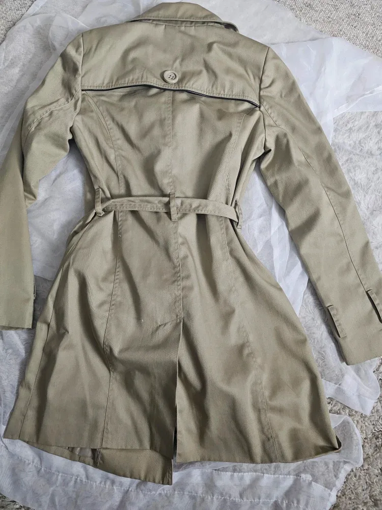Boohoo Beige Trench Coat - Size US 6