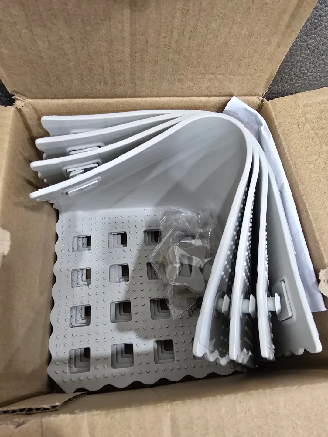 Bed Sheet Holder Straps - Say Goodbye to Messy Sheets! image indicator(9)