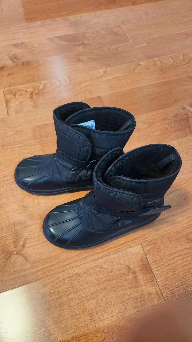 Kids Black Winter Boots snow shoes - Size 4 (8-10yr) image indicator(4)