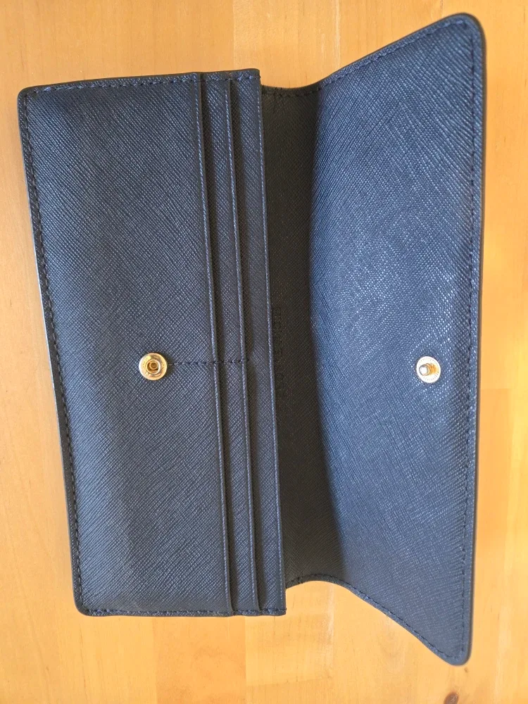 Michael Kors Blue Wallet image indicator(2)
