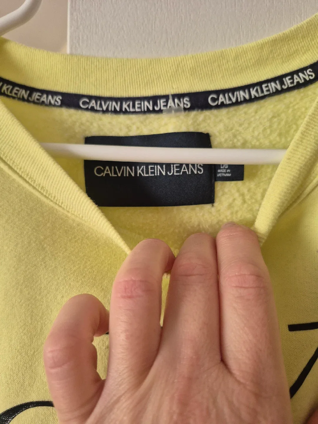 Calvin Klein Jeans Yellow Sweatshirt - Size L image indicator(2)