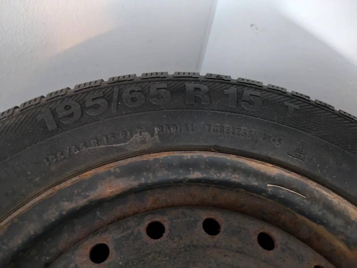 Set of 4 Winter Tires 195/65 R15