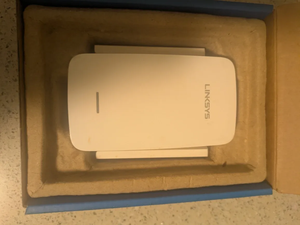 Linksys AC750 WiFi Range Extender -  in Box! image indicator(2)