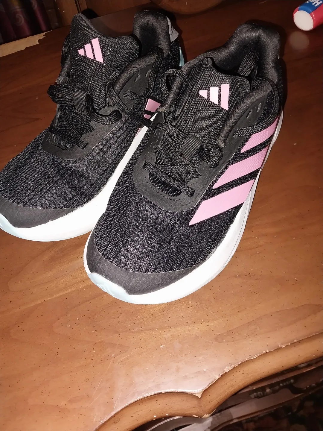 Adidas Black & Pink Running Shoes image indicator(2)