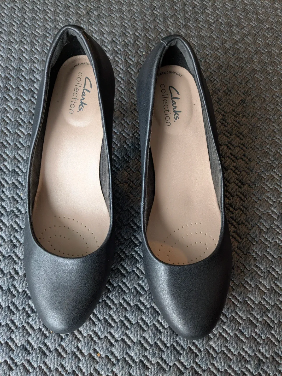 Clarks Black Leather Heels Fashion Boot, Size 8.5 wide image indicator(6)