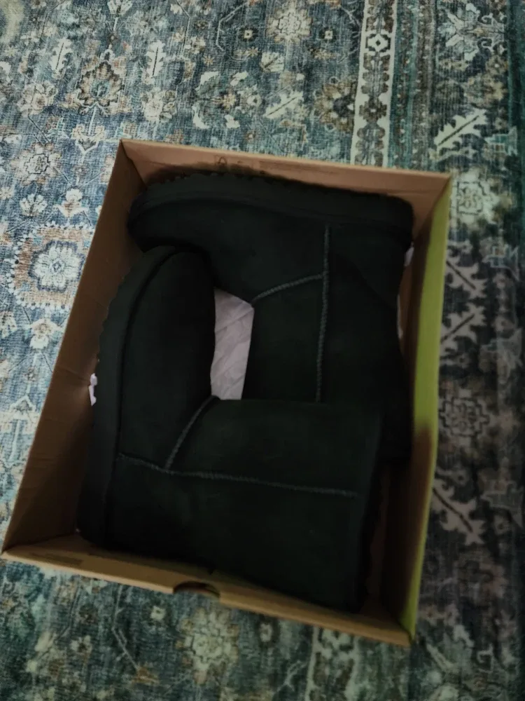 UGG W Classic Short II Black Boots - Size 9 image indicator(4)