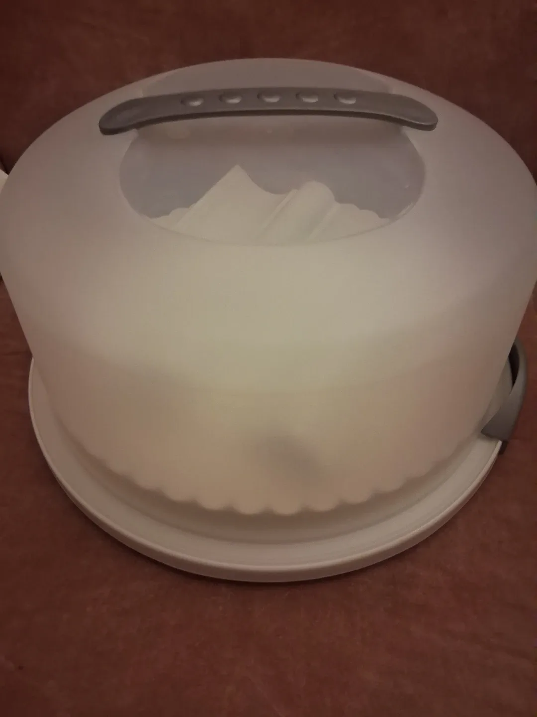 Cake Carrier w/ Lid, 12" Wilton Cake Plate & Flower Formers🥕 image indicator(9)