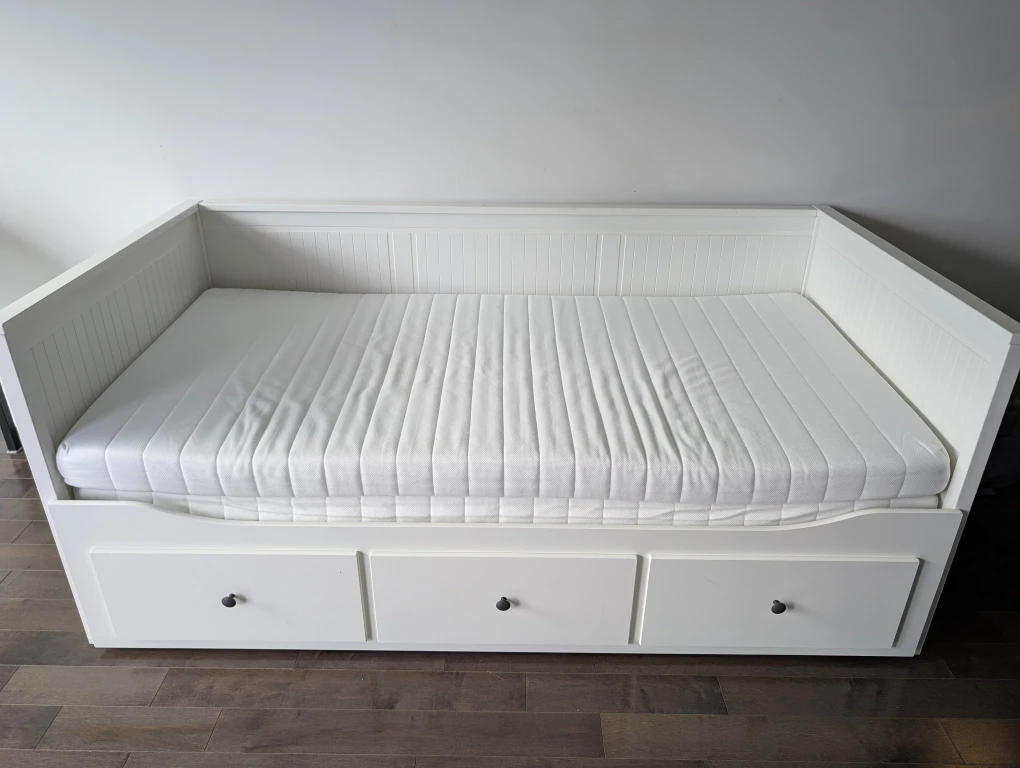 IKEA Hemnes Daybed Frame with 3 Drawers - White