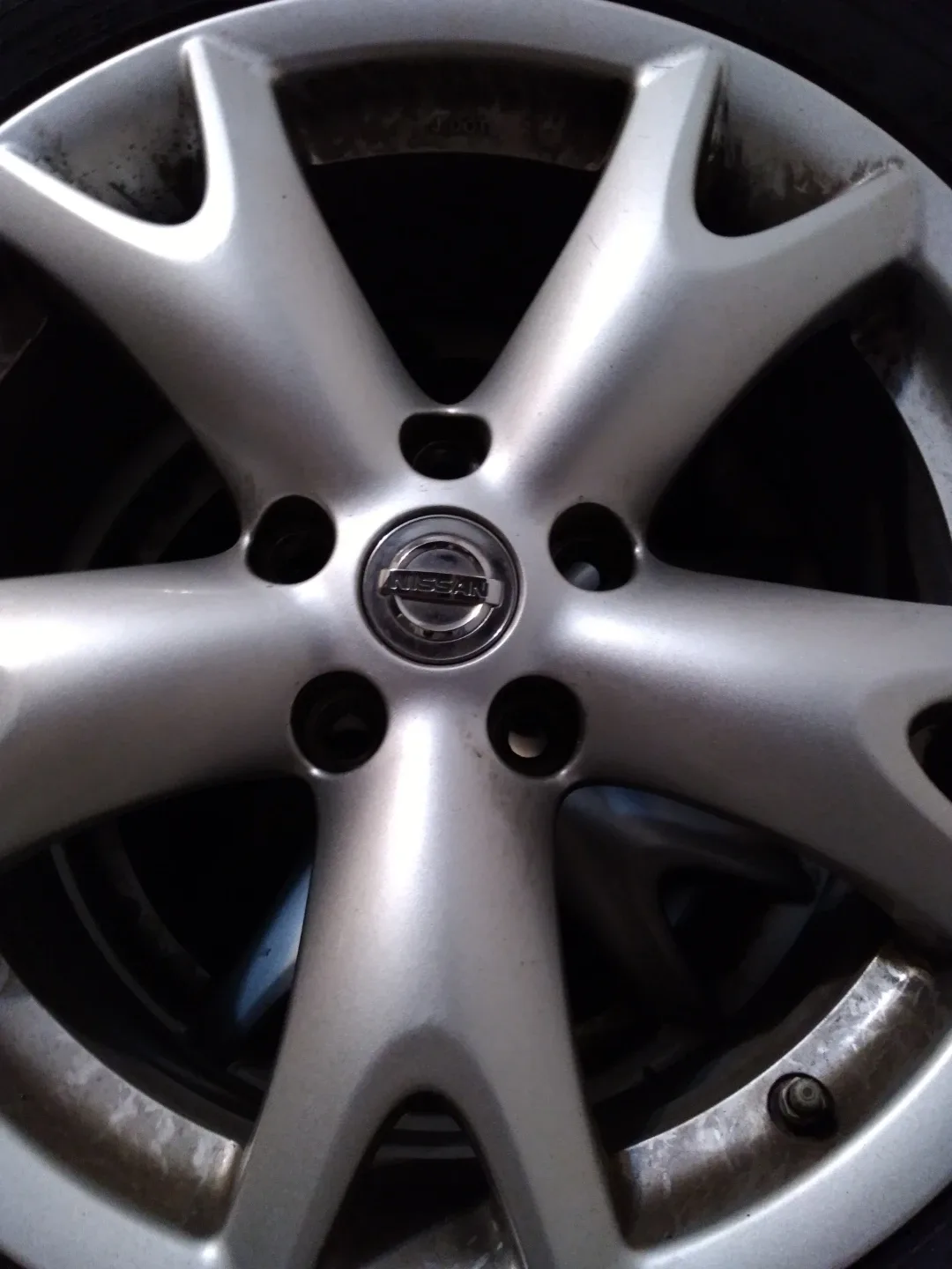 4 Dunlop Tires + 4 wheels - 225/50R17 image indicator(2)