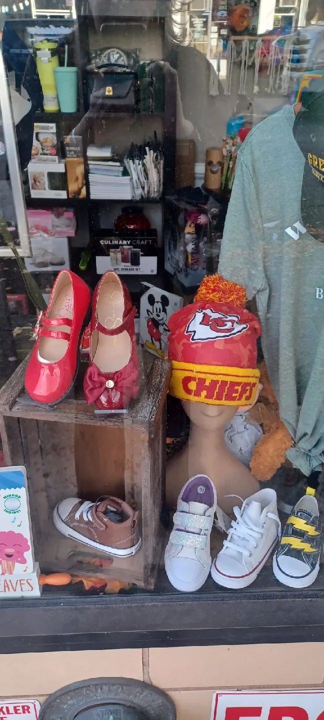 Enoch Serenity Haven Gift Shop image indicator(4)