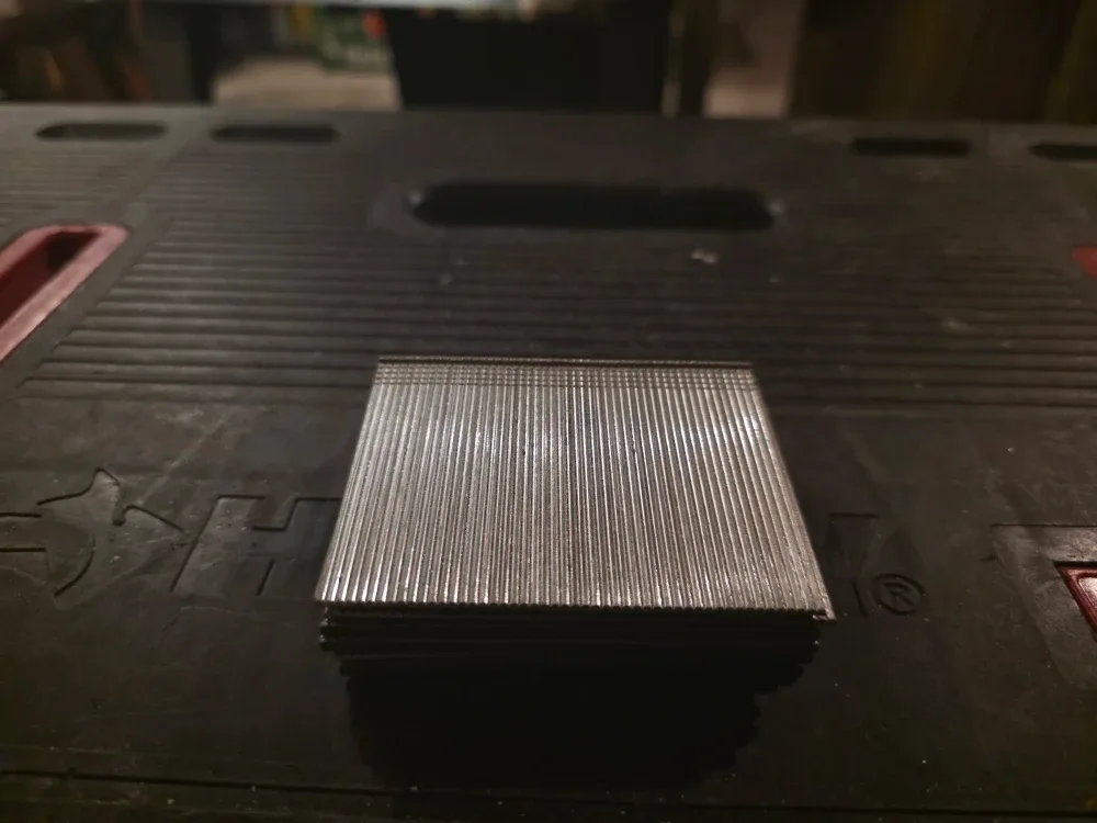 Strip of Nails 2 1/2 inch 16 gauge nails for nail gun