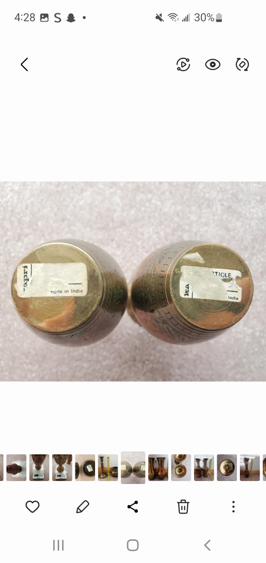 Pair of Vintage Brass Vases - Made in India - photo 2