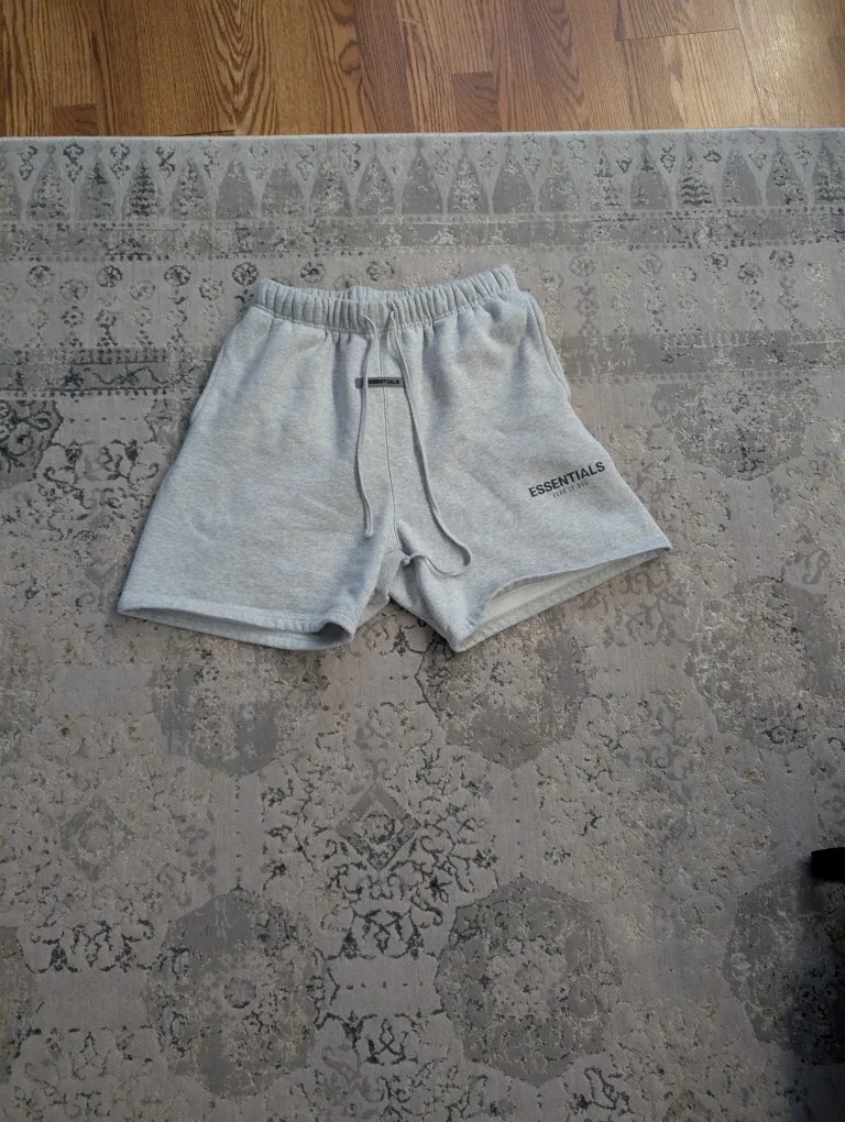 Essentials Fear of God Shorts - Size M
