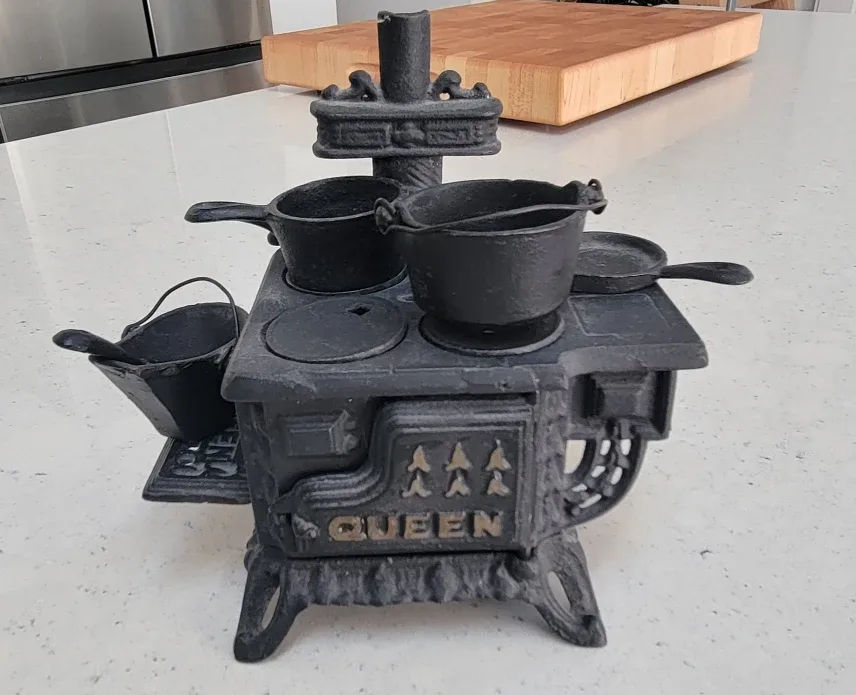 Vintage Queen Miniature Cast Iron Stove With Accessories