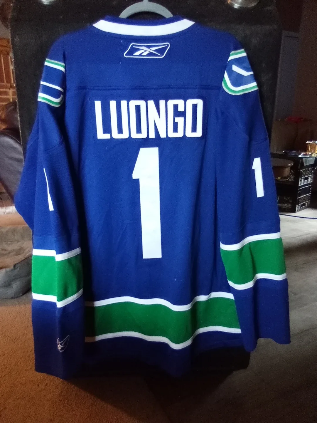 Stanley Cup Luongo #1 Vancouver Canucks Jersey XL image indicator(2)