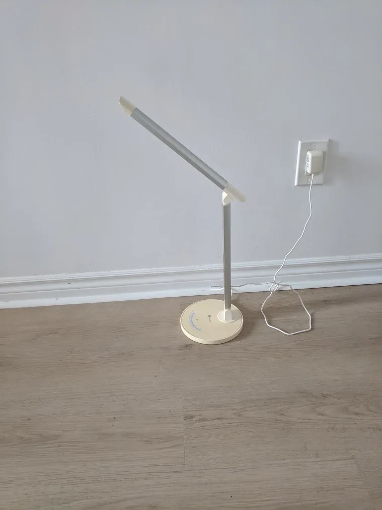 LED Desk Lamp with Adjustable Brightness image indicator(2)