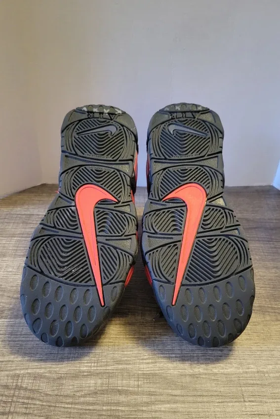 Nike Air More Uptempo Size 3Y image indicator(6)