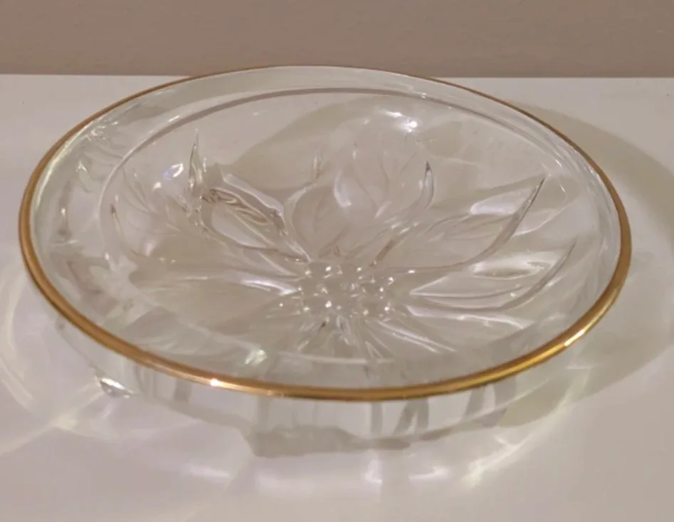 Studio Nova Gilded Poinsettia Round Candy Dish image indicator(3)