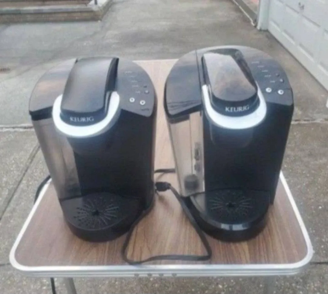 2 keurig Coffee machines thumbnail