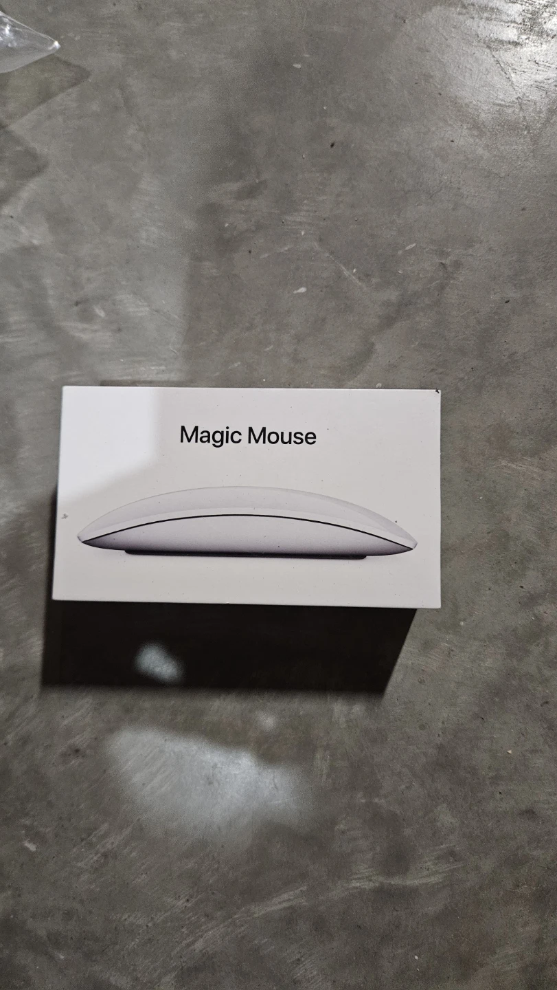 Apple Magic Mouse - Like New! - photo 2