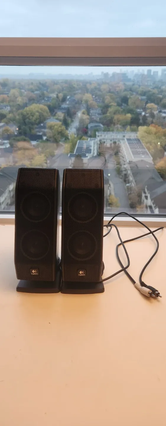 Logitech Speakers image indicator(3)