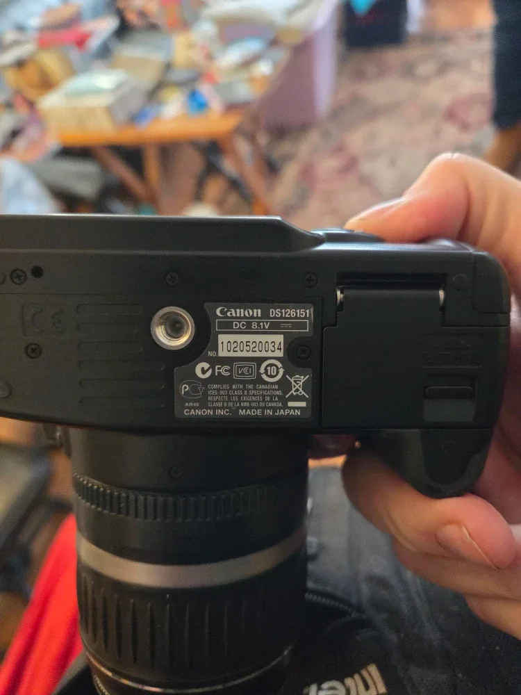 Canon EOS Rebel XTi DSLR Camera with 18-55 m lense image indicator(3)